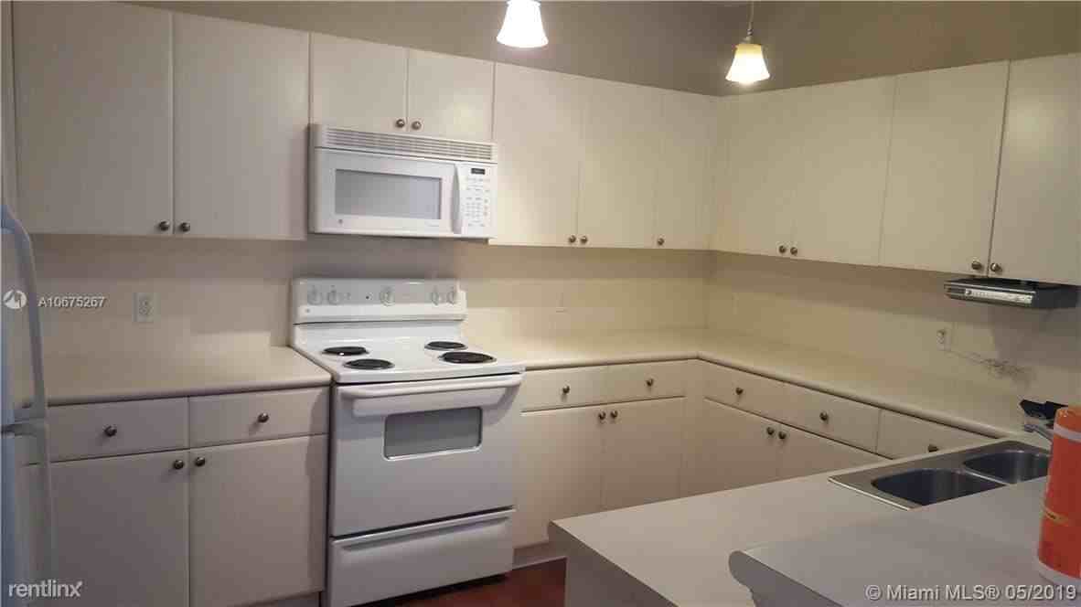 15810 SW 40th St - Photo 2 of 8
