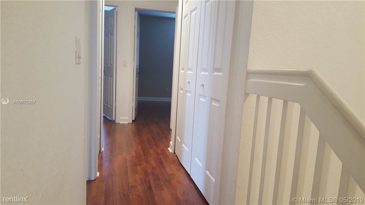 15810 SW 40th St - Photo 3 of 8