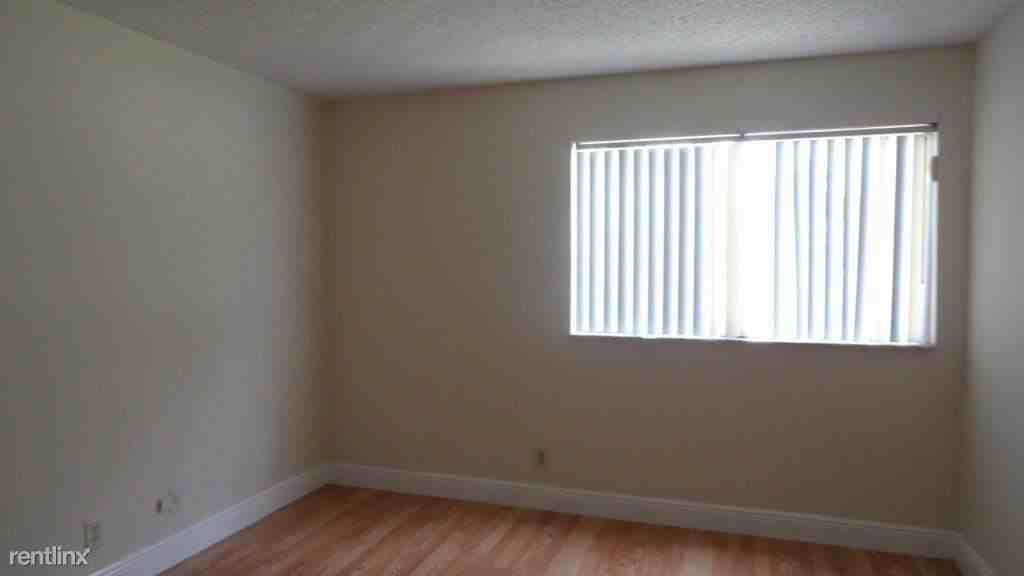 731 Vista Isles Dr - Photo 2 of 13