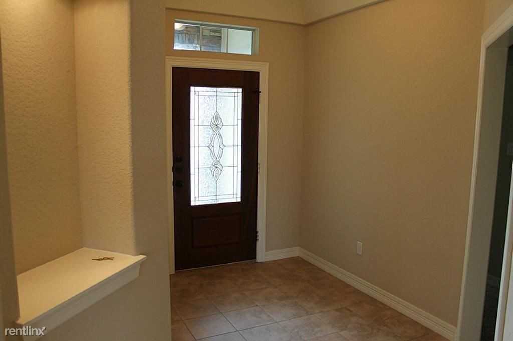 10228 - Photo 3 of 8