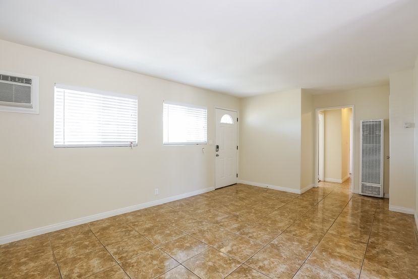 15429 Temple Ave - Photo 2 of 15