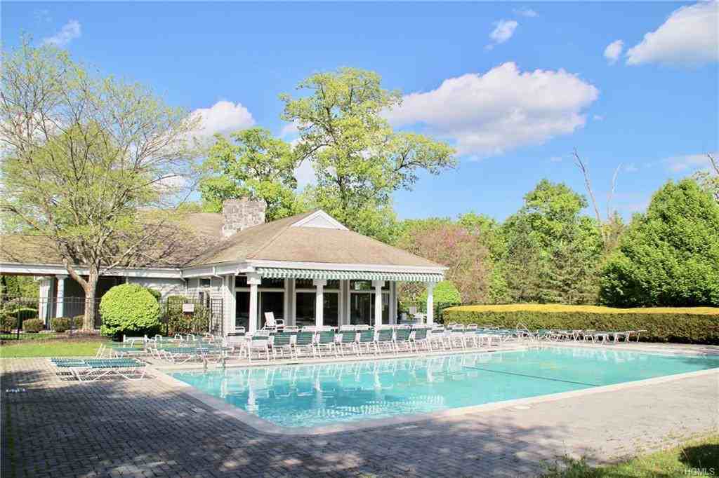 62 Woodlands Dr - Photo 2 of 28