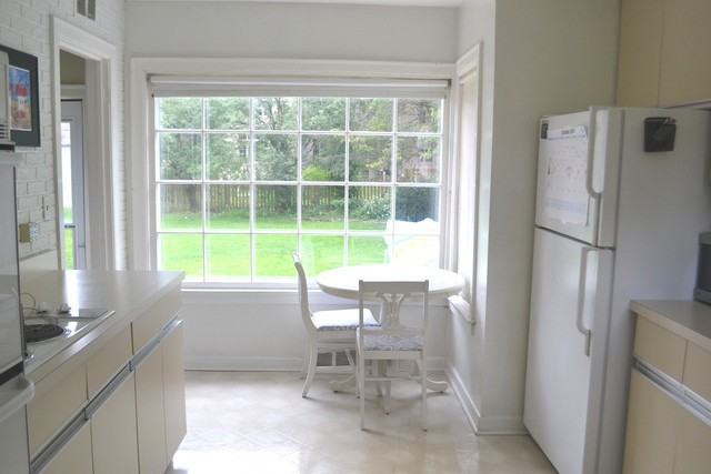 207 Grant Ave - Photo 2 of 10