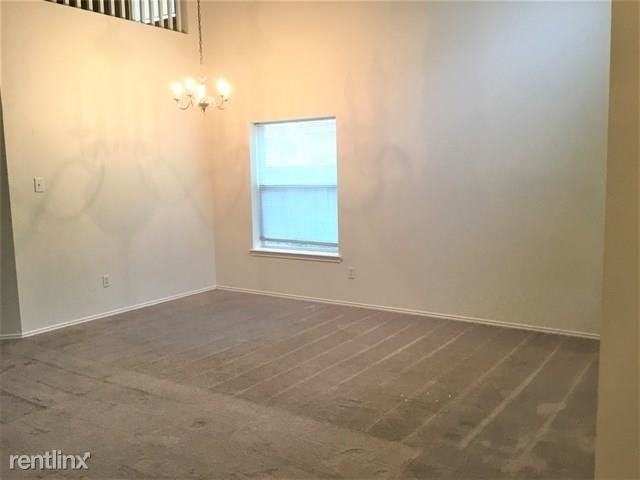 32347 - Photo 3 of 9