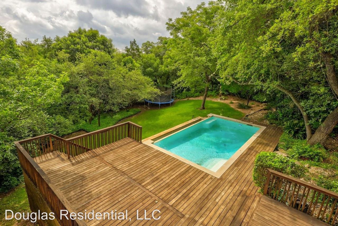 1105 Constant Springs Dr - Photo 3 of 30