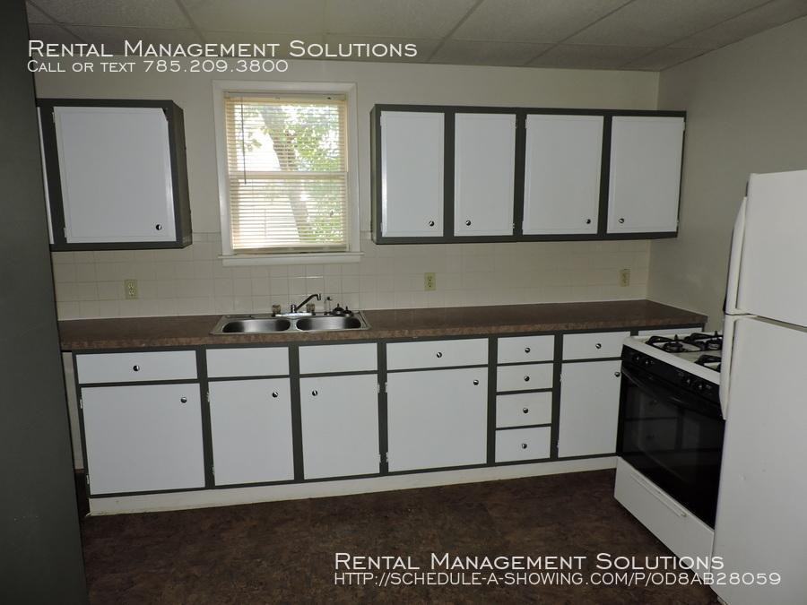 413 SW Tyler St - Photo 2 of 8