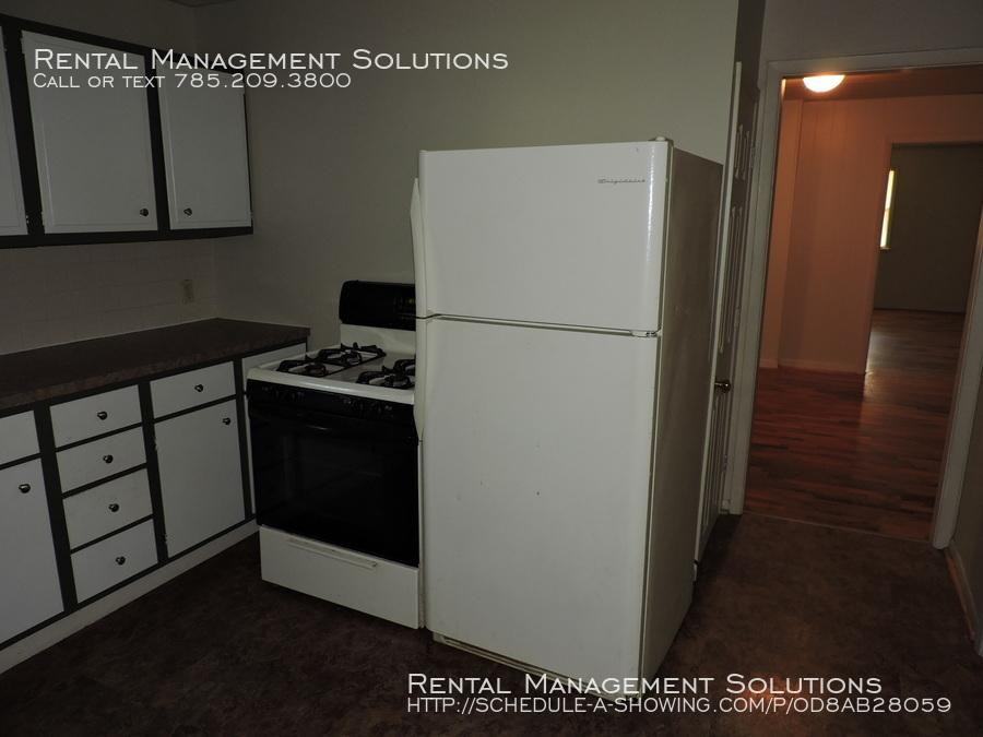 413 SW Tyler St - Photo 3 of 8