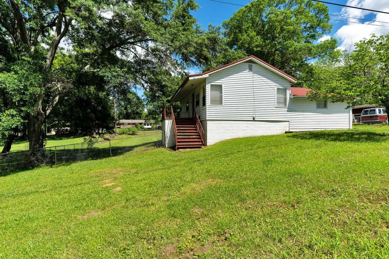 315 Pope Dr - Photo 2 of 19