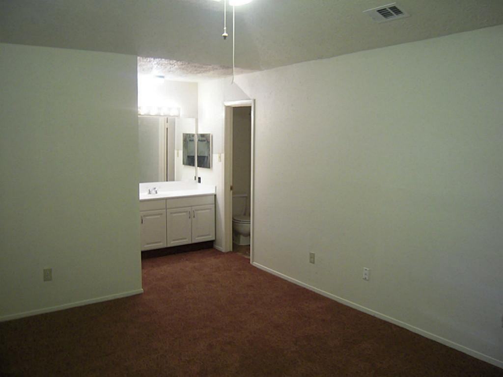 6124 Creekside Ln - Photo 3 of 8