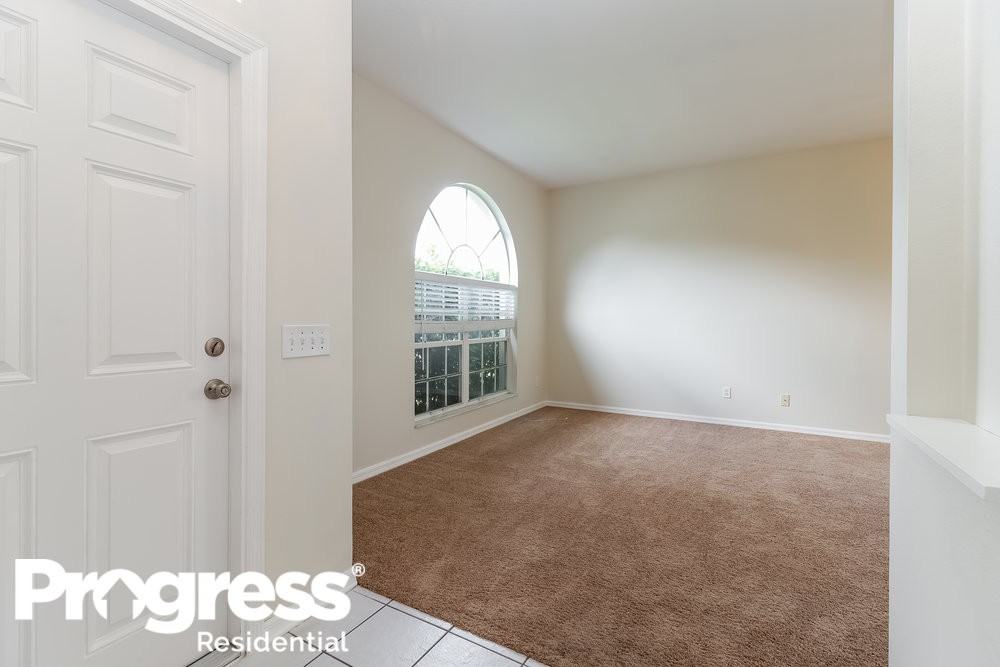 1726 Winsloe Dr - Photo 2 of 20