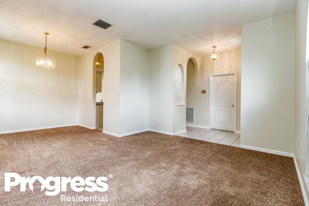 1726 Winsloe Dr - Photo 3 of 20