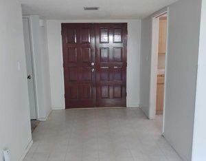 6800 Caswell Ave - Photo 2 of 23