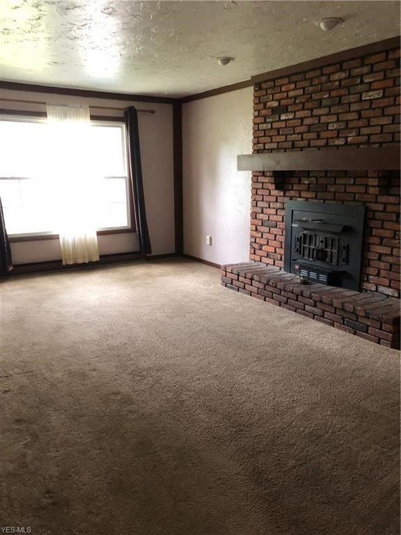 33973 Gail Dr - Photo 2 of 9