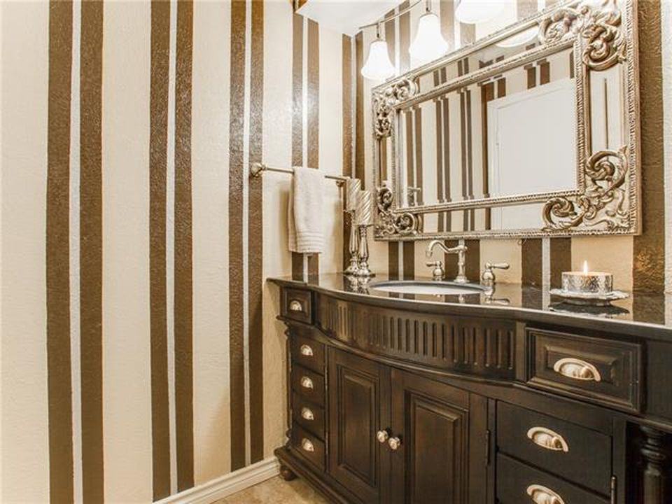 8704 Lacrosse Dr - Photo 3 of 27