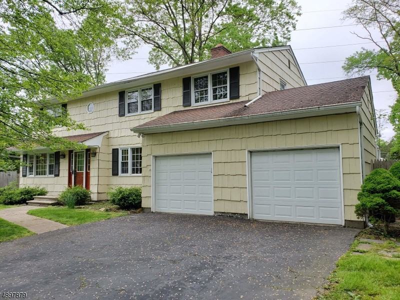 9 Heritage Dr - Photo 2 of 22