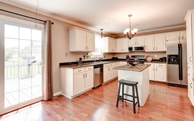 1069 Cedar Crest Dr - Photo 3 of 15