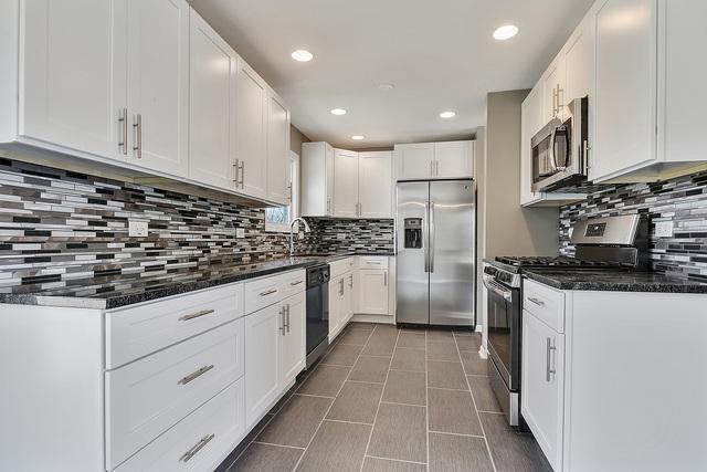 14808 S Cicero Ave - Photo 3 of 10