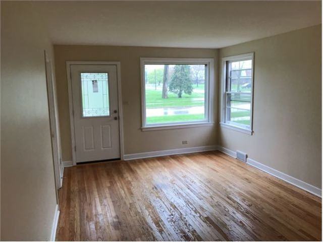 517 Elm St - Photo 2 of 6