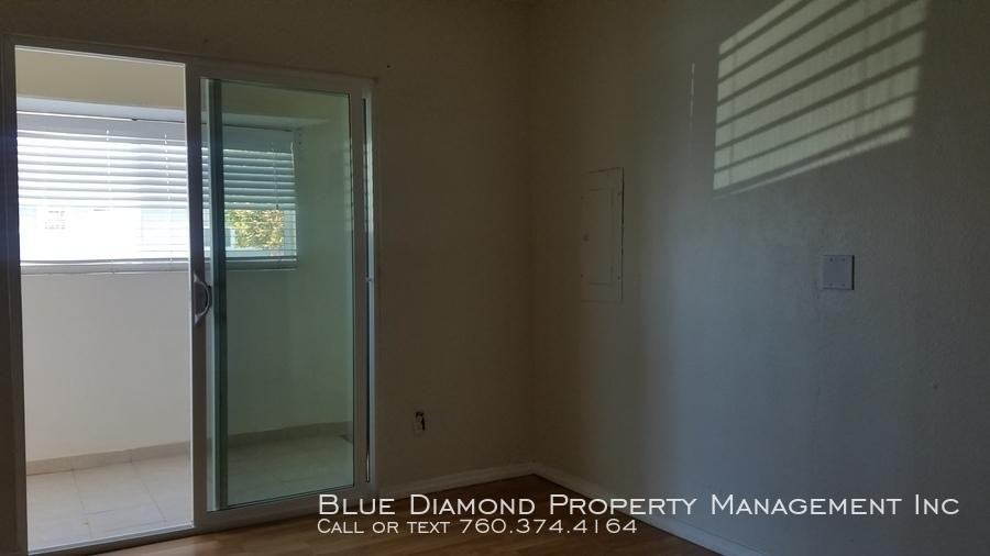 1944 Oxford Ave - Photo 2 of 4