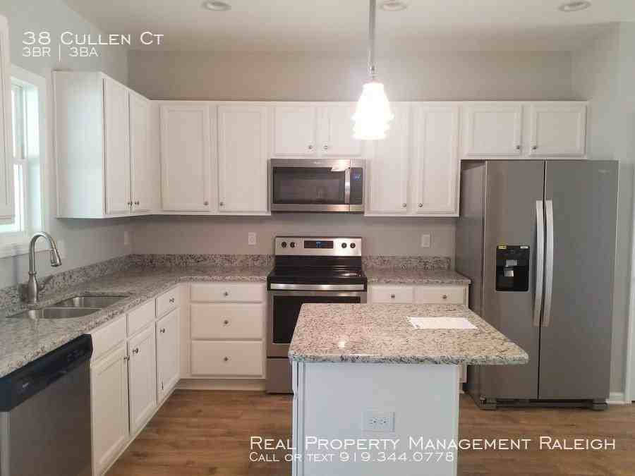 38 Cullen Ct - Photo 3 of 14