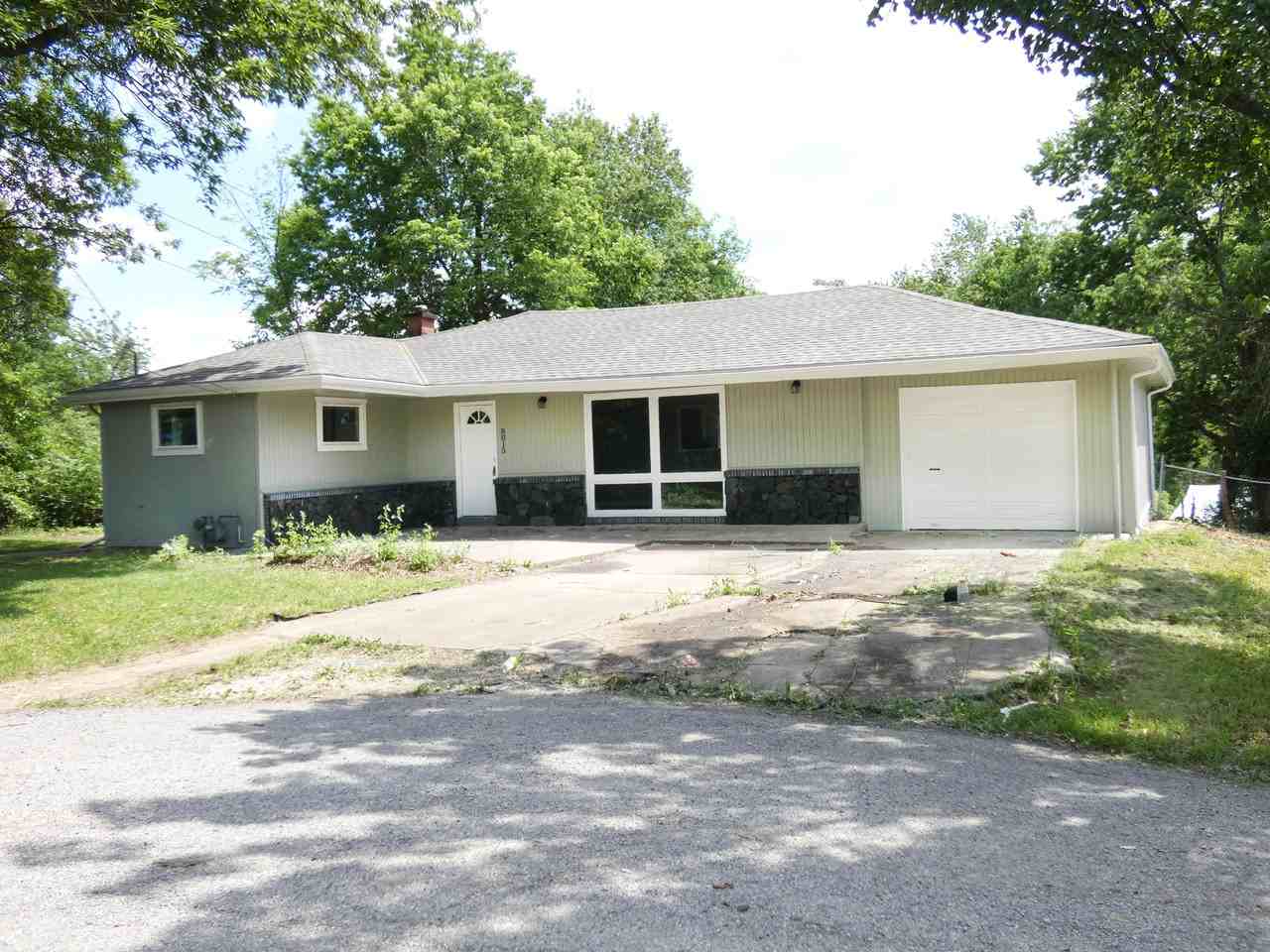 8015 East 58th Street - Photo 2 of 28