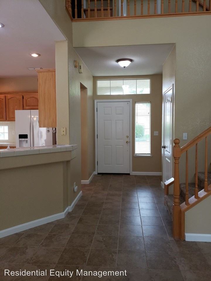 368 Marsalla Dr - Photo 3 of 28