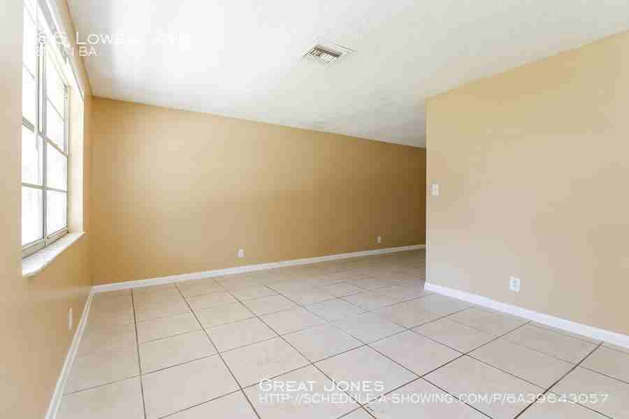 286 Lowell Ave - Photo 3 of 15