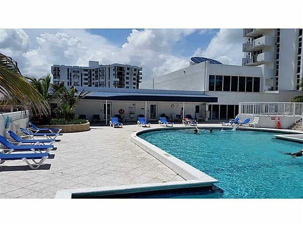 1360 S Ocean Blvd - Photo 3 of 34