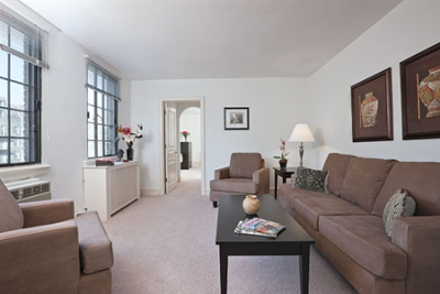 1512 Spruce St - Photo 3 of 4