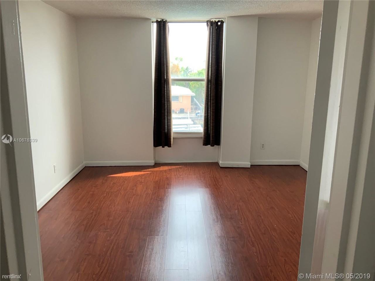 2020 NE 135th St - Photo 3 of 7