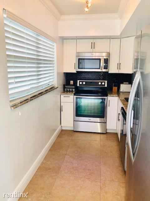 180 Isle of Venice Dr - Photo 2 of 10