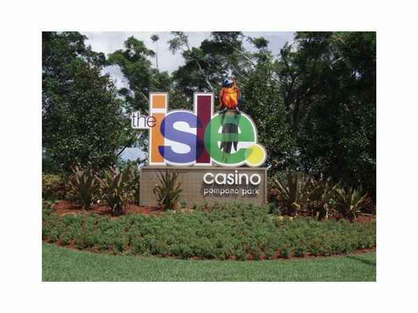 3351 S Palm Aire Dr - Photo 2 of 4