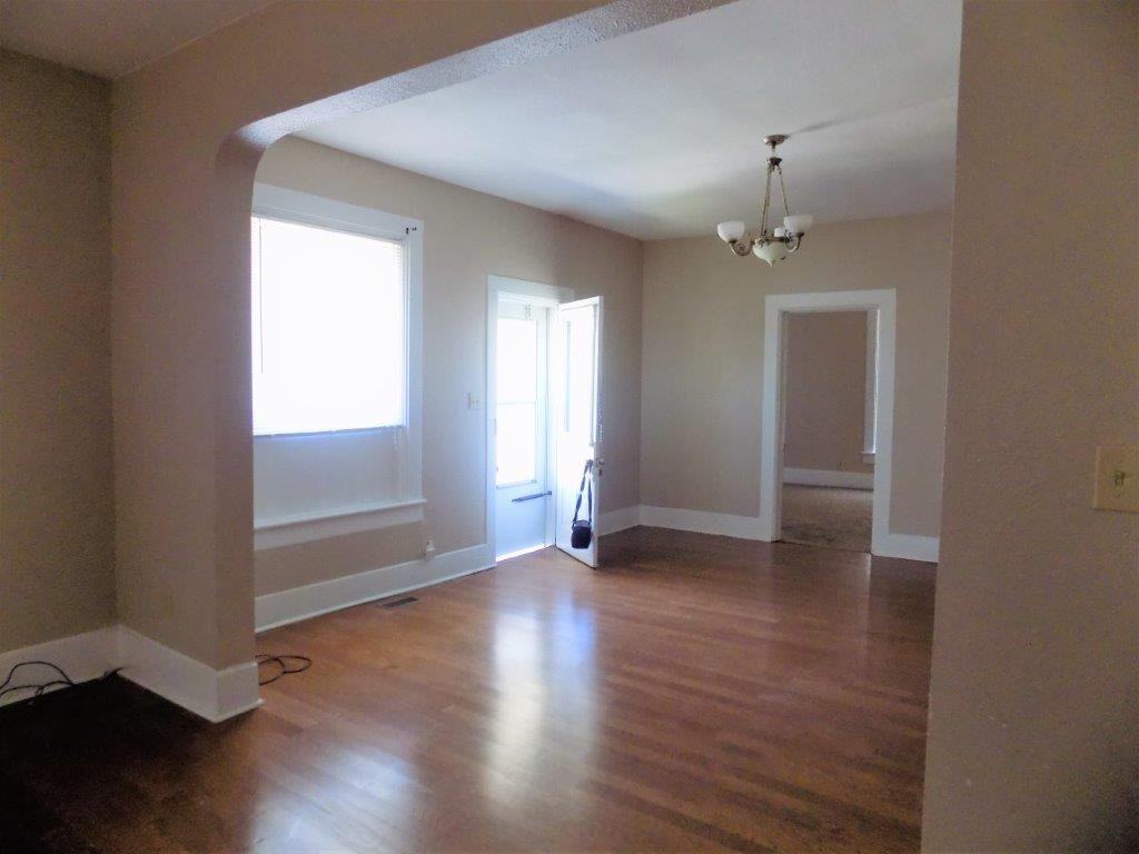 1208 Cedar St - Photo 3 of 22