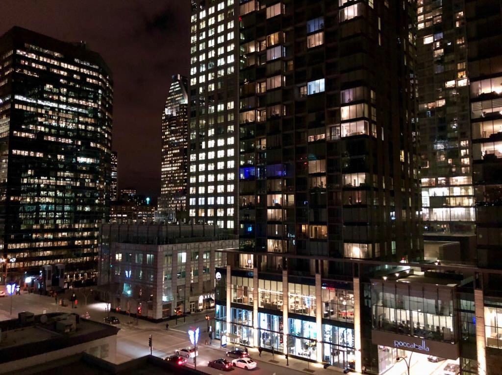 1155 Rue de la Montagne #504 - Photo 5 of 25