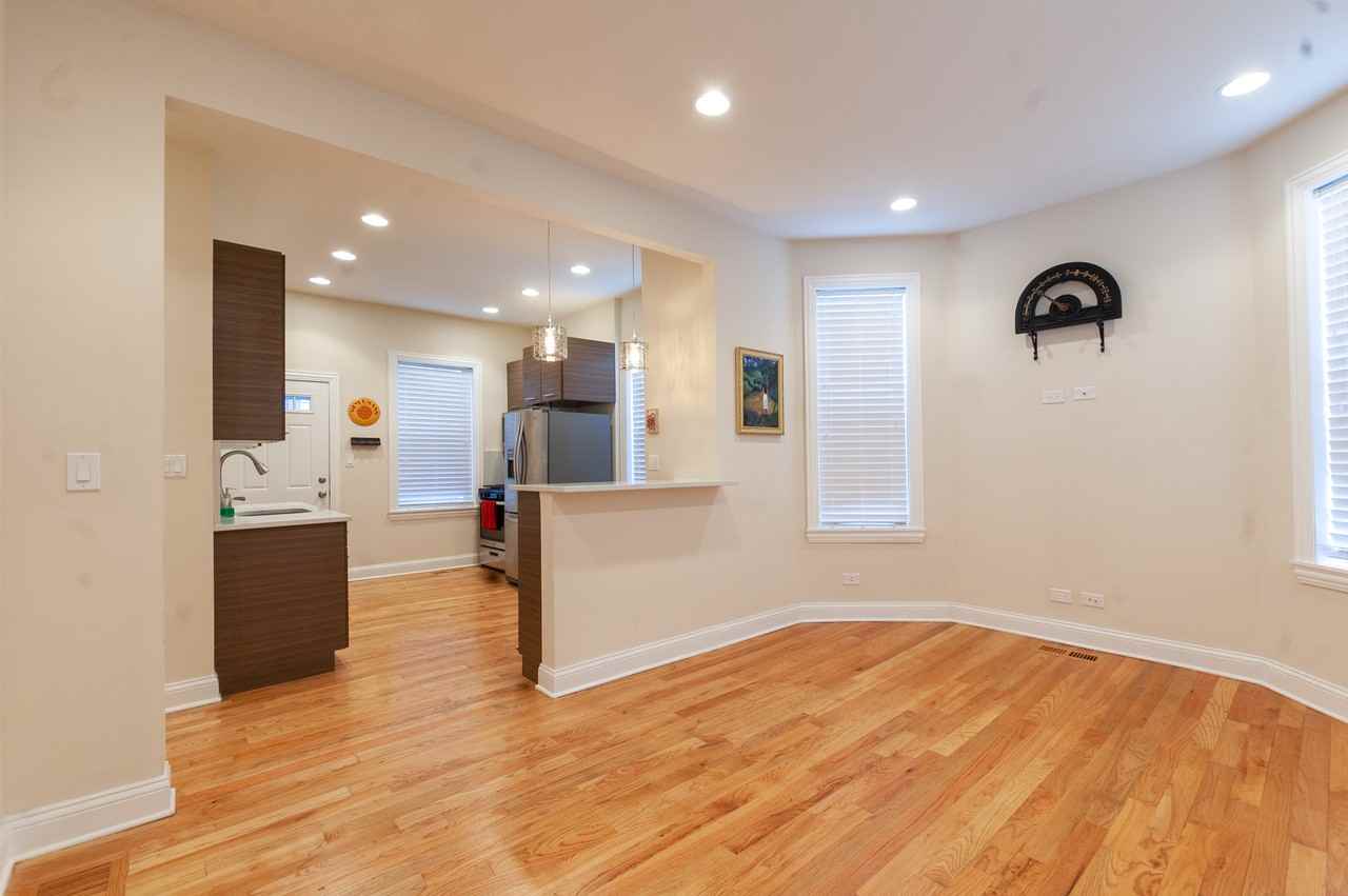 1021-23 N Leavitt Street - Photo 3 of 18