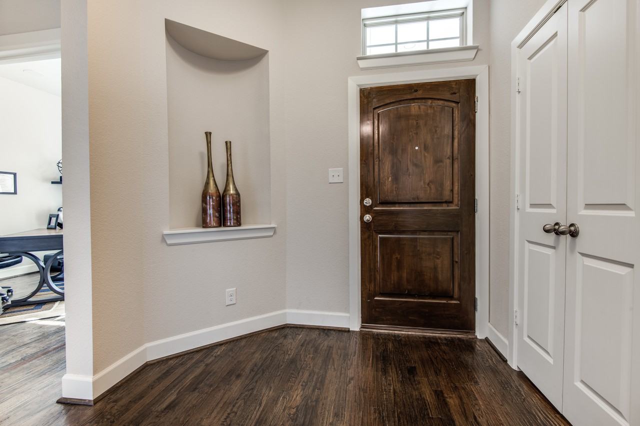6723 DeLeon St - Photo 2 of 18