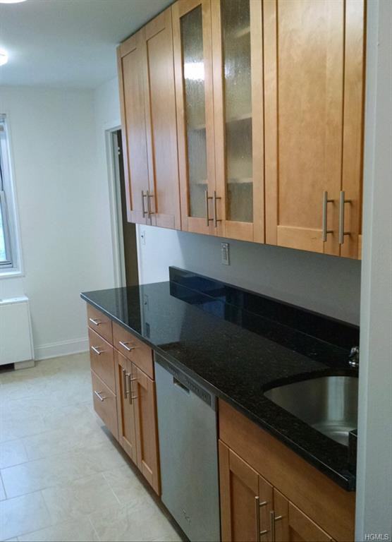 499 N Broadway #4b - Photo 2 of 10