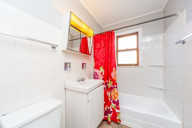 147 Oak Ave - Photo 2 of 15