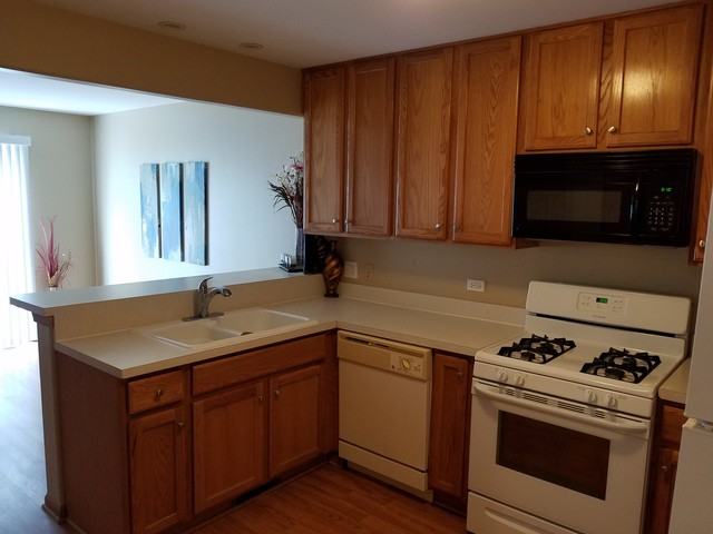 1729 Waters Edge Dr #3 - Photo 3 of 12