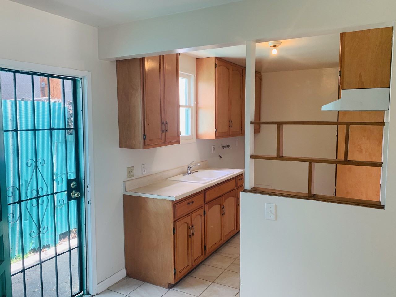 4467 Tuttle St - Photo 3 of 8