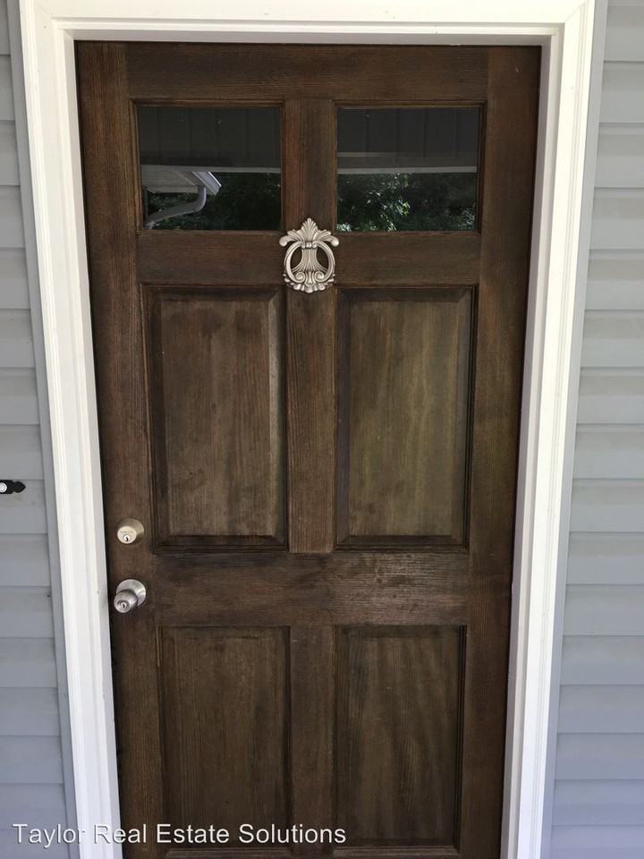 1715 Louise Dr SE - Photo 3 of 15