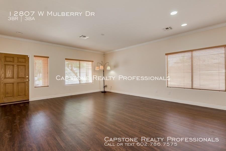 12807 W Mulberry Dr - Photo 3 of 26