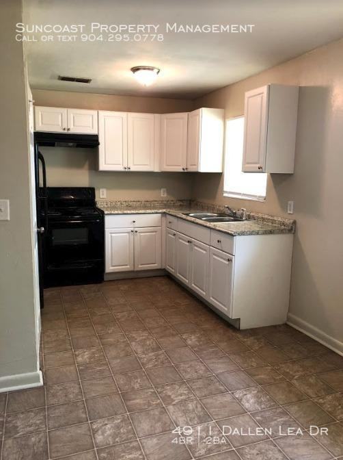 4911 Dallen Lea Dr - Photo 3 of 12