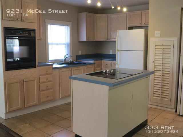 9231 McGee St - Photo 3 of 12