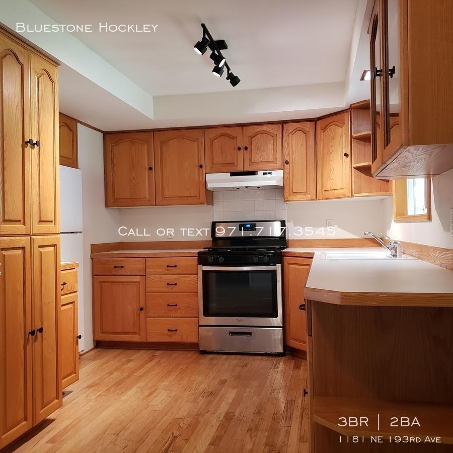 1181 NE 193rd Ave - Photo 2 of 18