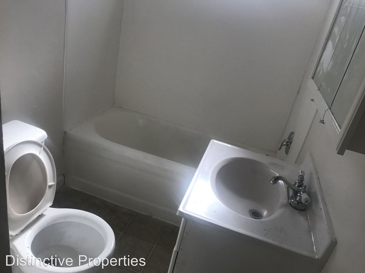 2204 Verdugo Ln - Photo 3 of 7