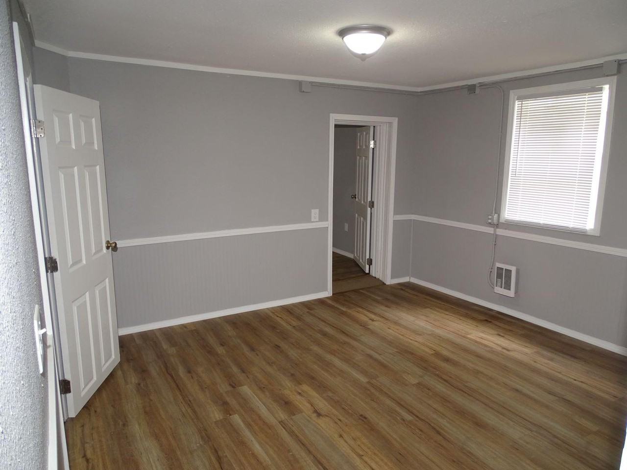 412 N Lincoln Ave - Photo 2 of 12
