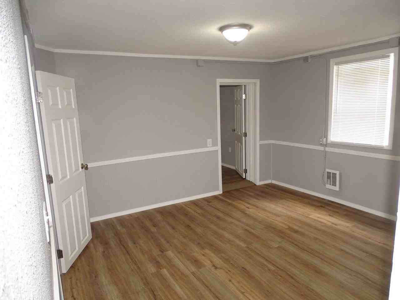 412 N Lincoln Ave - Photo 3 of 12