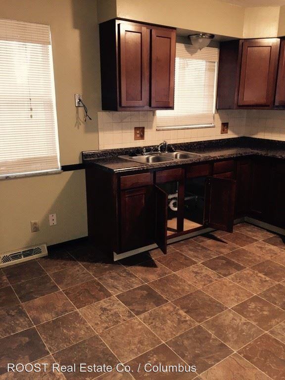 2029 Northtowne Ct - Photo 2 of 11