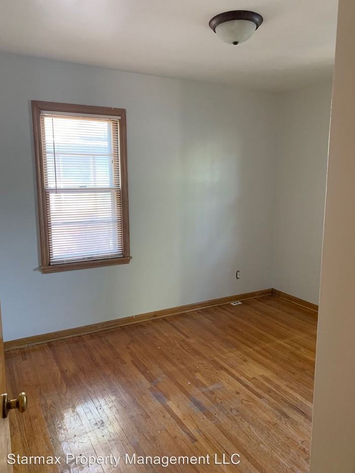 1555 Minnehaha Ave E - Photo 2 of 2